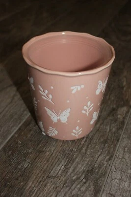 ¡Maceta de orquídea con volantes de cerámica en muy buen estado con forro! ¡Flores de mariposas rosa melocotón! Foto 1 de 4