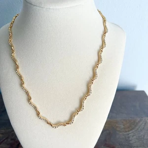 Signierte Swarovski Kristall elegante goldfarbene Welle Halskette fehlt ein kleiner Stein - Bild 1 von 7