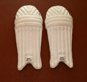 SLAZENGER Premier White 3 Strap Cricket Pads Senior Boys - Picture 1 of 8