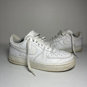 Scarpe Nike Air Force 1 da donna taglia 9 sneakers basse triple bianche 315115-112 AF1 - Foto 1 di 12