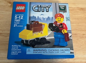 LEGO City Traveller 7567 Airport 21 Pieces Complete Set Boxed Ages 5-12 Plastic