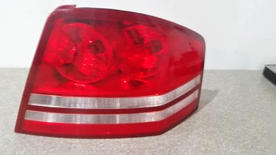08-10 Dodge Avenger Conjunto de luz trasera derecha del lado del pasajero OEM 5303990AE Foto 1 de 4