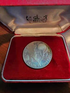 1981 NEW ZEALAND SILVER DOLLAR ROYAL VISIT - Picture 1 of 3