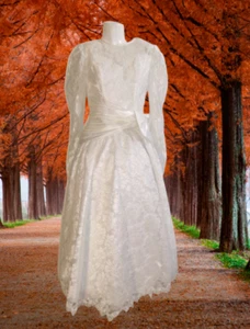 SZ. S/XS WHITE ROYAL STYLE DRESS FOR A PETITE CLASSY SOPHISTICATED WOMAN L@@K!! - Picture 1 of 8