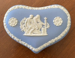 Wedgwood Blue Jasperware Heart Shaped Covered Trinket Box Roman Guardian Fire - Picture 1 of 7