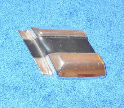 Ford Galaxie 500 Ltd 1971 nuevo de lote original puerta trasera derecha cuarto panel carrocería moldura lateral Foto 1 de 3