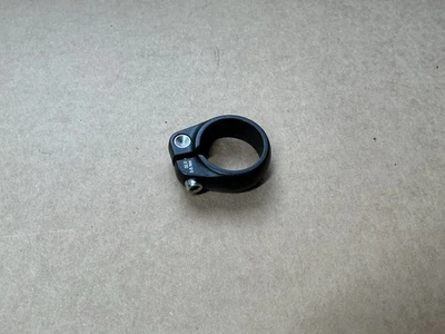 Abrazadera de tija de sillín Salsa Lip-Lock 32 mm negro mate carretera/grava/MTB Foto 1 de 4