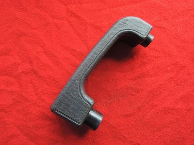 ALFA ROMEO MILANO / 75 Usado Original IZQUIERDO / TIRADOR PUERTA INTERIOR CONDUCTOR Foto 1 de 4