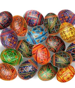 Verschiedene bemalte ukrainische Ostereier in normaler Henne-Größe aus Holz, geometrisch, Pysanky - Bild 1 von 2