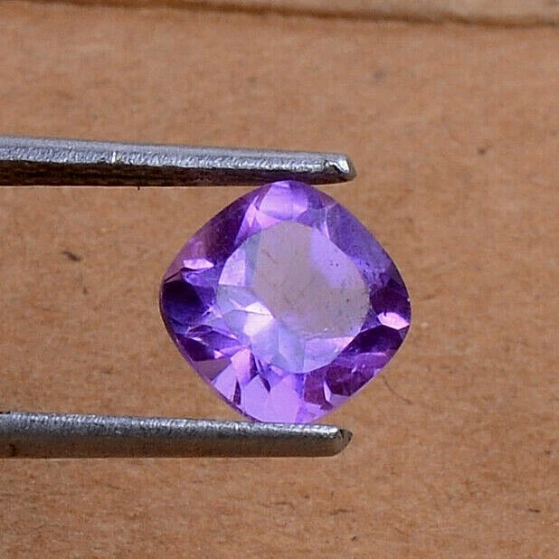 7X7 mm AMATISTA IMPRESIONANTES TONOS PROFUNDOS COJÍN SIN TRATAR PIEDRA PRECIOSA SUELTA (BOLIVIANA) Foto 1 de 4
