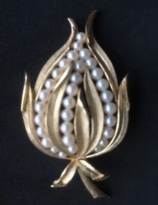 Vintage Trifari Gold Tone Flower Bud Faux Pearl Brooch - Picture 1 of 3