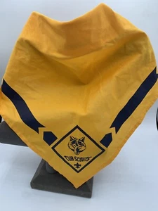 Vintage Boy Scouts of America Neckerchief Scarf  & Red Wolf Slide Clip Cub BSA - Imagen 1 de 3