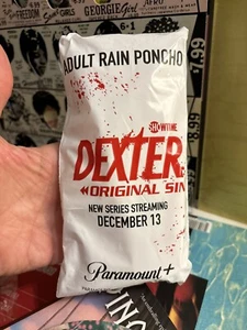 DEXTER Original Sin NYCC 2024 Comic Con EXKLUSIV ERWACHSENE Regen Poncho Requisite Kostüm - Bild 1 von 2