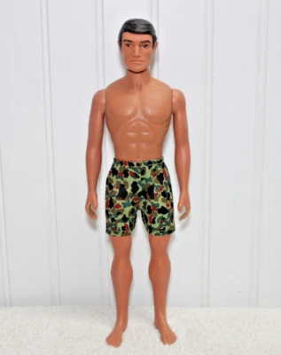 Figura Defenders GI Joe 1975 de colección con pantalones cortos de camuflaje Foto 1 de 4