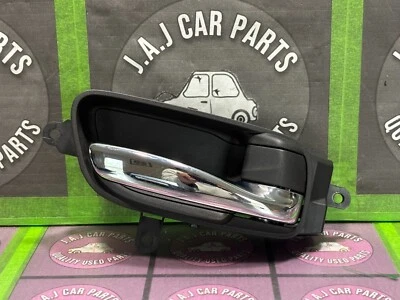 Manija interior de la puerta delantera derecha Nissan Altima 2013-2018 (identidad: 80670) OEM Foto 1 de 4