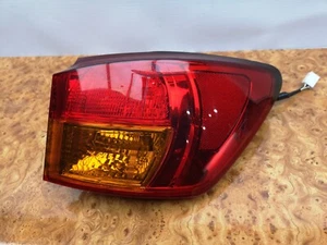 Lexus IS250 IS350 2006-2008 pasajero derecho luz trasera luz trasera freno luz de freno - Imagen 1 de 7