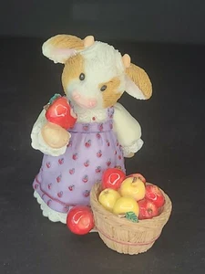 Mary's Moo Moos By Enesco Cow October I'm Tempting Moo Girl with Apples 1996 - Picture 1 of 6