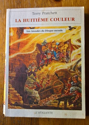 Terry PRATCHETT - La huitième couleur - L'Atalante fantasy - Photo 1/4