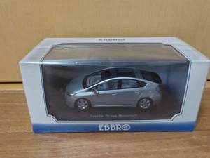 Modellino auto Ebbro 1/43 Toyota Prius argento metallizzato tetto lunare - Foto 1 di 5