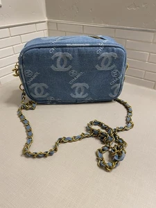 CHANEL Beaute Blue Denim Make-up Bag w/Chain Crossbody Limited VIP Gift - Bild 1 von 11