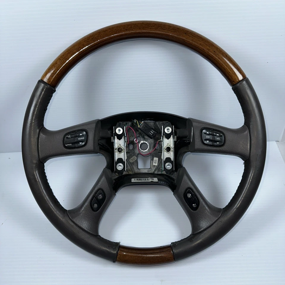 Volante Escalade Cadillac 2003-2006 cuero madera grano 03 04 06 P15188751 Foto 1 de 4