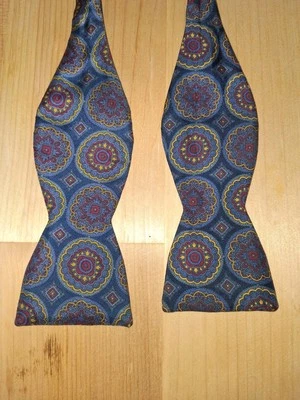 BowTie Men’s Retro  beau silk hand sewn paisley Ltd. Vermont geometric navy - Image 1 of 3