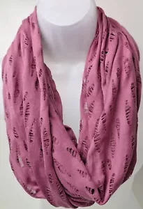 Bufanda infinita rosa oscuro Maurices para mujer rosa suave corte abierto patrón envejecido - Imagen 1 de 5