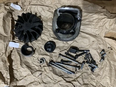 Honda Elite Ch80 1986 lote de piezas jarra cilindros pernos etc como en la foto Foto 1 de 4