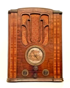 Rare Antique Pilot Model 63 Radio Original Finish Works Well! - Picture 1 of 8