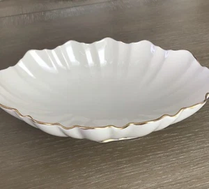 Lenox Oval Vegetable Scalloped Bowl 11 inch -Eternal Pattern, Gold Trim - Picture 1 of 3