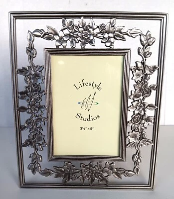 Marco de fotos de metal flores Lifestyle Studios 3 1/2 por 5" Foto 1 de 4