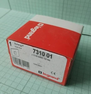 Legrand Synergy Modern Silber - 7310 01 - 10a 1 Gang 2-Wege Plattenschalter Neu - Bild 1 von 8