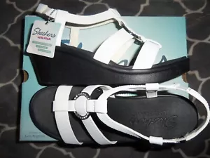 Skechers weiße Rumble On Dance Away Luxe Foam Slingback Strass Sandalen 9 neu - Bild 1 von 9