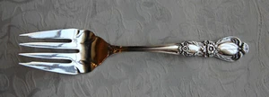 1847 Rogers Bros, IS Versilbert Heritage Medium Aufschnitt Fleisch Serviergabel Kostenloser Versand - Bild 1 von 7