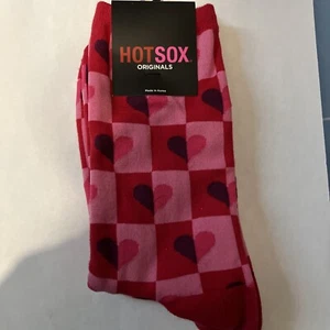 NWT WOMENS Hot Socks Crew Socks Pink, And Red Hearts - Picture 1 of 3