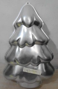 Wilton Holiday Christmas Tree Aluminum Cake Pan 2105-9410, 1986 - Picture 1 of 3