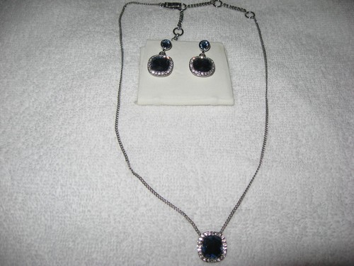 COLLANA GIVENCHY E ORECCHINI FORATI ABBINATI