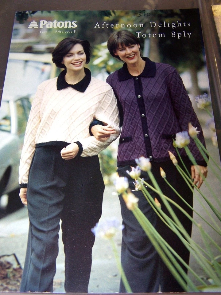 Patons 8 Ply Totem Ladies Collared Sweater or Cardigan L495 - Image 1 of 1