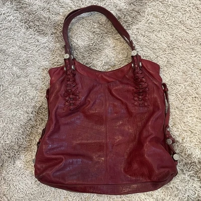 Bolso de hombro de cuero rojo B. Makowsky grande de leopardo Foto 1 de 4