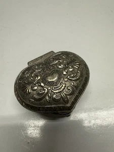 Schmuckschatulle Herzform Schmuck Fuß gemarkt Japan rot Samt gefüttert Ringschatulle - Bild 1 von 11