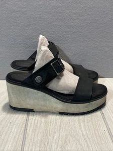 Timberland Damen Koralyn Keilabsatz Doppelriemen Schnalle Sandale schwarz/weiß Größe 8 - Bild 1 von 9