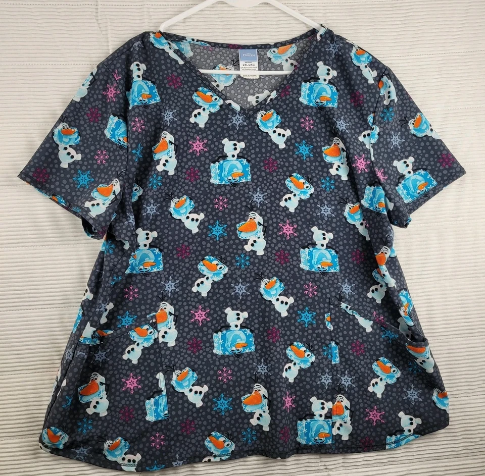Blusa Médica Disney Frozen Olaf Para Mujer 2XL Gris Estampado de Copo de Nieve Bolsillos con Cuello en V Foto 1 de 4
