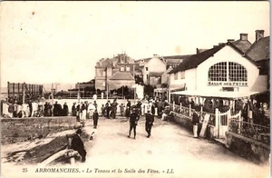 TENNISPLATZ & GEMEINDESAAL : ARROMANCHEN, FRANKREICH : ALTE POSTKARTE 1924 - Bild 1 von 3