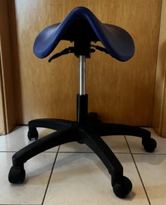 Hocker auf Rollen, Sattelhocker, blau, von Physiotherapeutin empfohlen, gepflegt - Bild 1 von 5