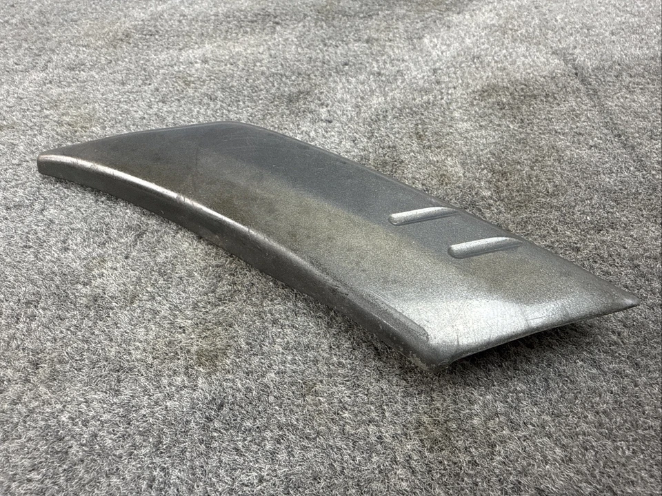 Moldura superior puerta trasera derecha Toyota Land Cruiser 1998-2002 OEM 7574360010 Foto 1 de 4