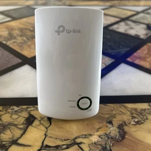 TP-Link WiFi Range Extender Internet Signal Booster Wireless Repeater Universal - Photo 1/3