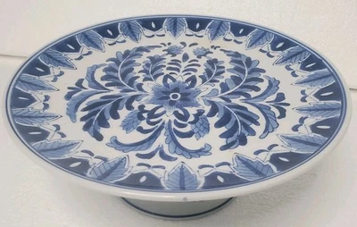 Prato de bolo azul pintado à mão Neiman Marcus - Imagem 1 de 4