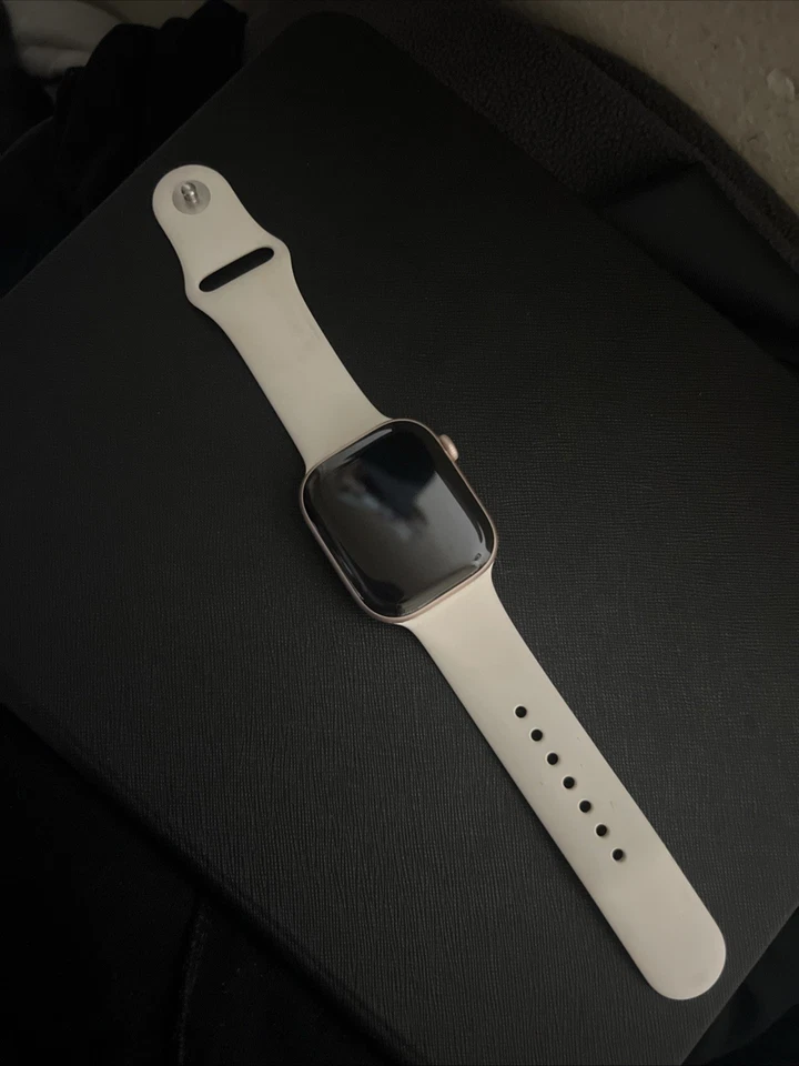 Apple Watch Series 10 GPS+Celular46mmAluminio con LightBlush SportBandOro Rosa Foto 1 de 4