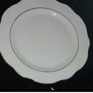 Salat Dessert Brot Teller 10 8 Zoll Weißgoldrand mit gewellten Goldkanten Neu - Bild 1 von 8
