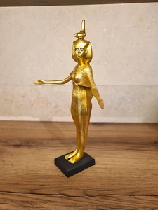 Collectible Museum Replica of Ancient Egyptian Goddess Selket with Scorpion - Bild 1 von 8